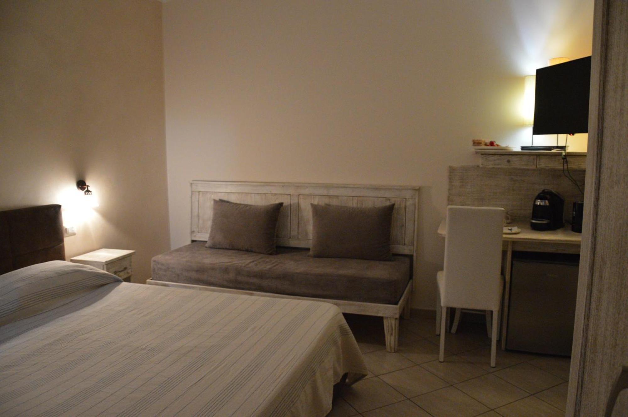 B&B E Casa Vacanza Al Castello Roccella Ionica Εξωτερικό φωτογραφία