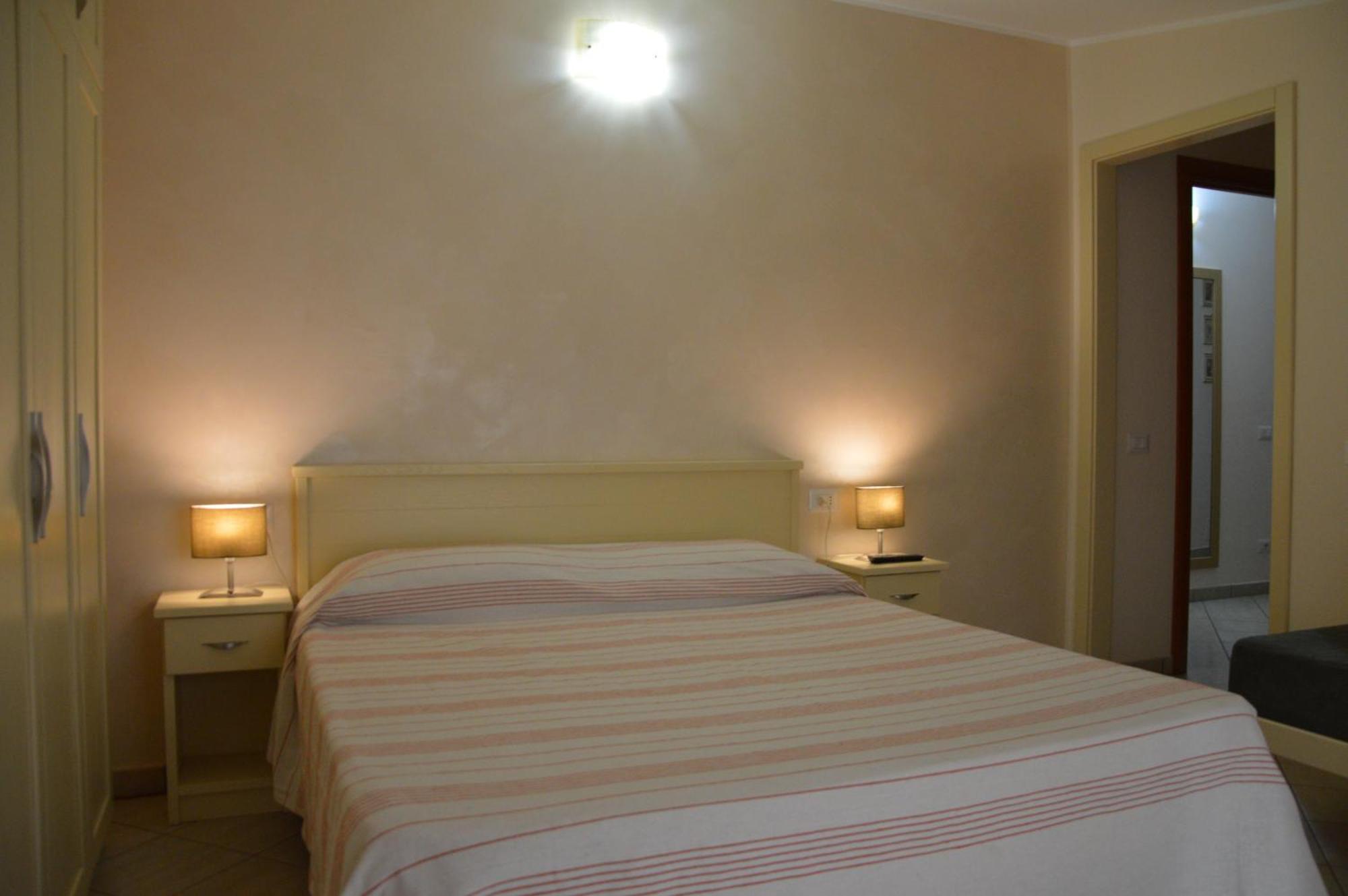 B&B E Casa Vacanza Al Castello Roccella Ionica Εξωτερικό φωτογραφία