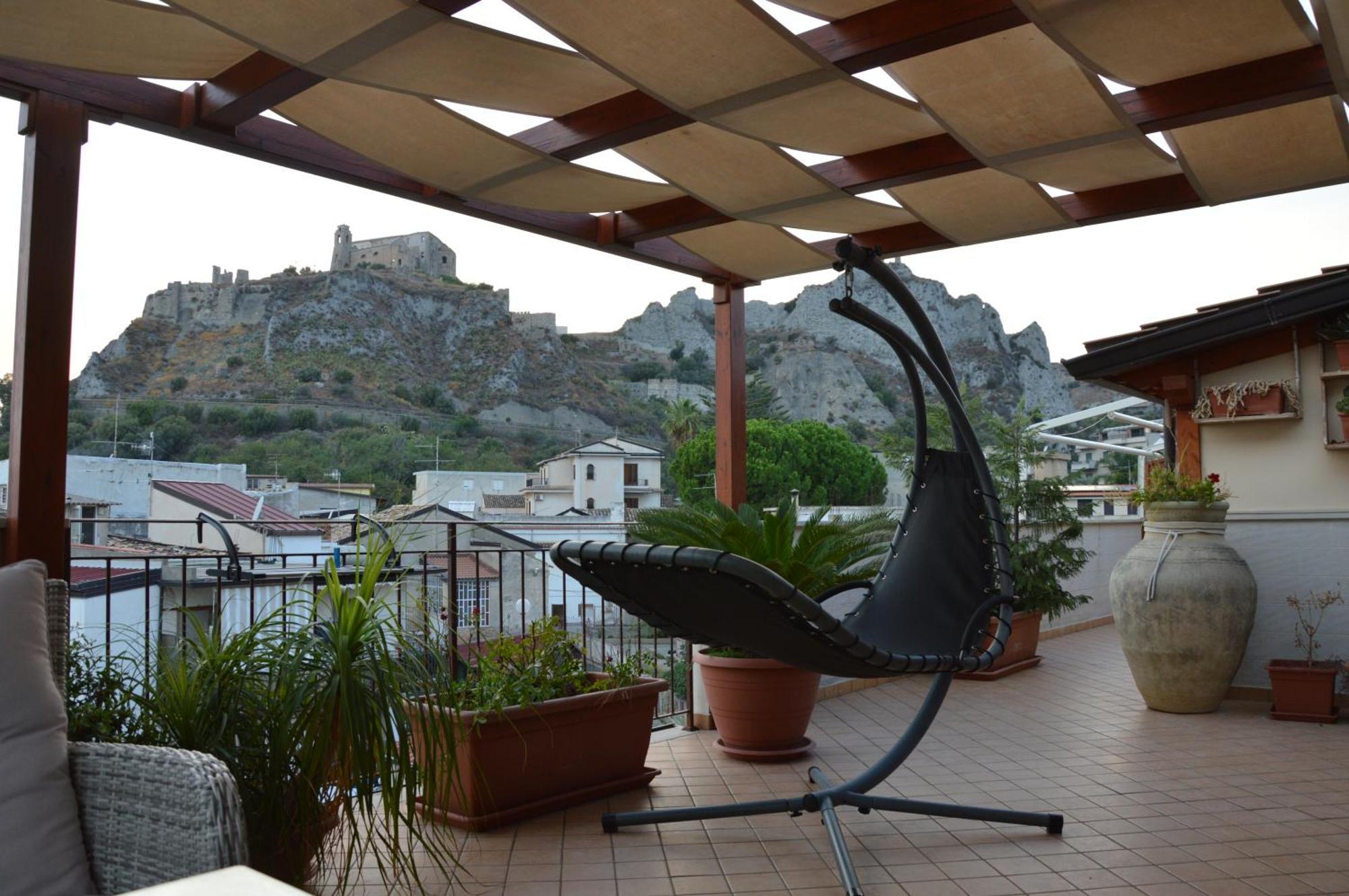 B&B E Casa Vacanza Al Castello Roccella Ionica Εξωτερικό φωτογραφία