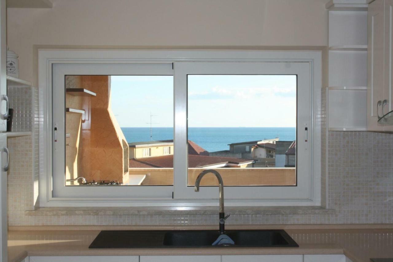 B&B E Casa Vacanza Al Castello Roccella Ionica Εξωτερικό φωτογραφία