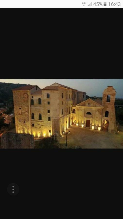 B&B E Casa Vacanza Al Castello Roccella Ionica Εξωτερικό φωτογραφία