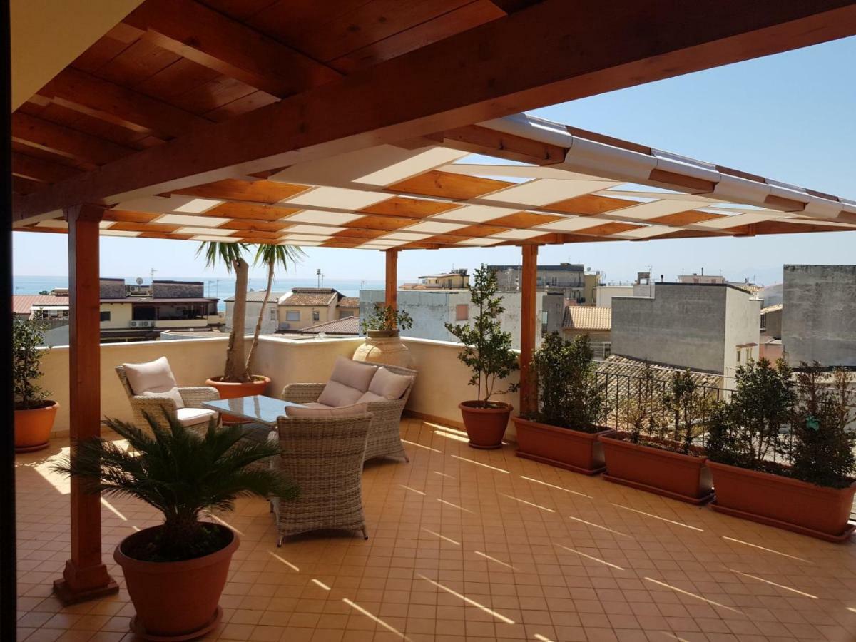 B&B E Casa Vacanza Al Castello Roccella Ionica Εξωτερικό φωτογραφία